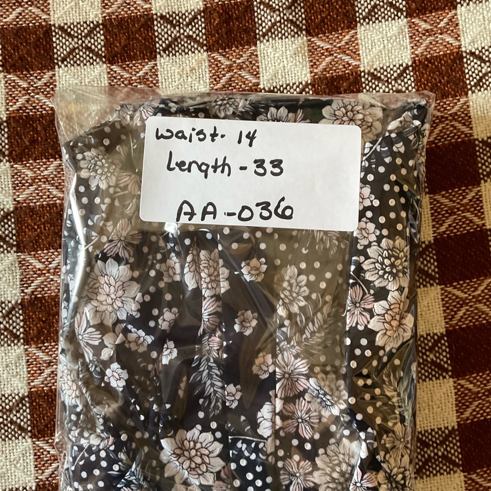 SJS maxi skirt. Navy blue floral. Size M - Picture 8 of 8